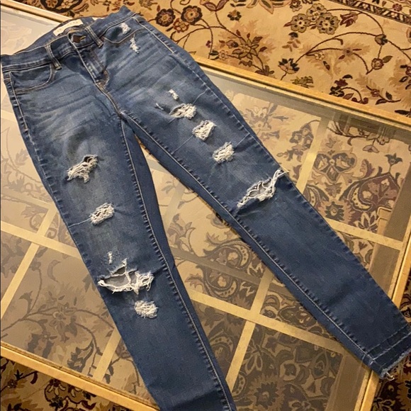 Bullhead Destroyed Denim Jeggings! - Picture 1 of 3